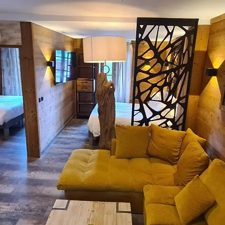 L'escapade Hotel *